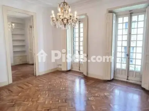 Piso en calle del Almirante