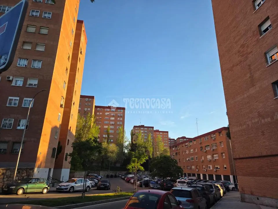 Piso en venta en San Blas en Simancas en Madrid