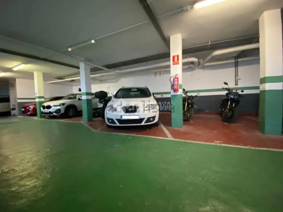 Box/plaza de garaje en venta en Santa Coloma De Gramenet