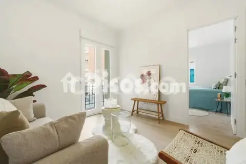 Piso en Cuatro Caminos