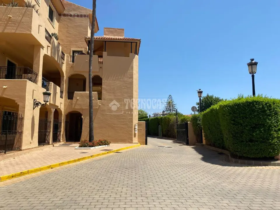 Box/plaza de garaje en venta en Manilva