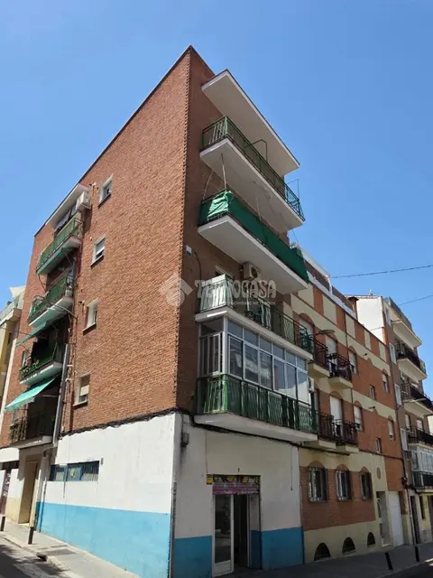 Local comercial en venta en Tetuán en Valdeacederas en Madrid