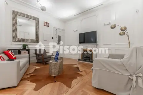Piso en calle de Montalbán