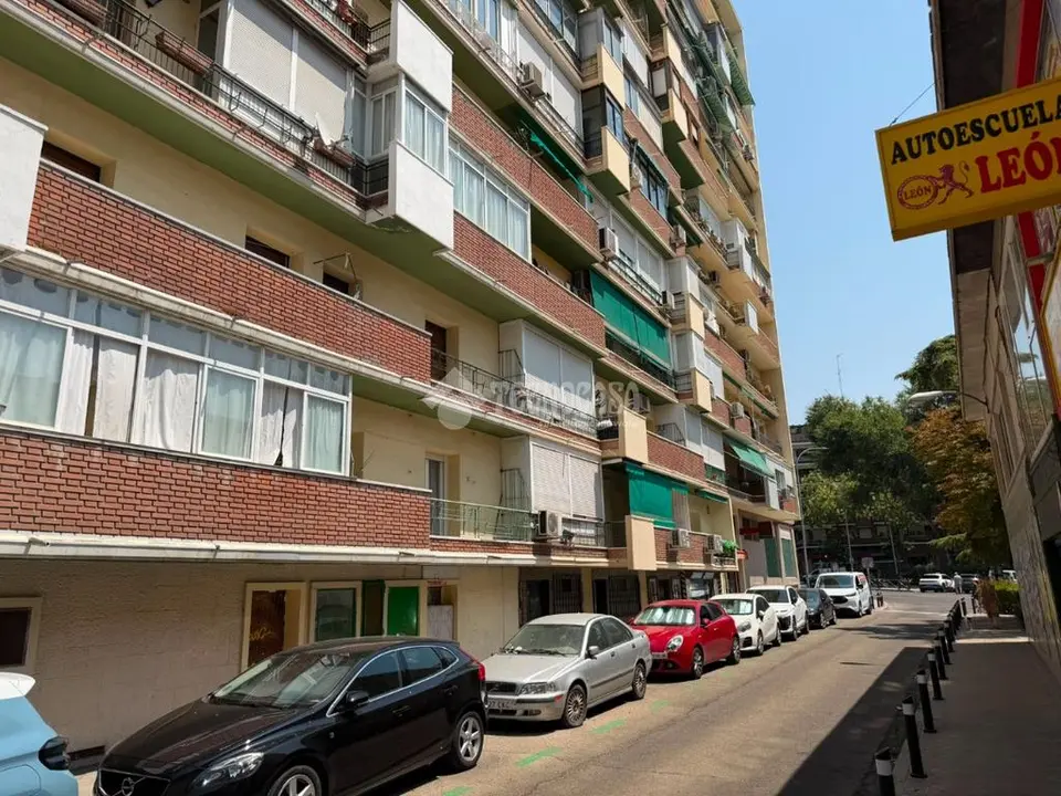 Local comercial en venta en Ciudad Lineal en Concepción en Madrid