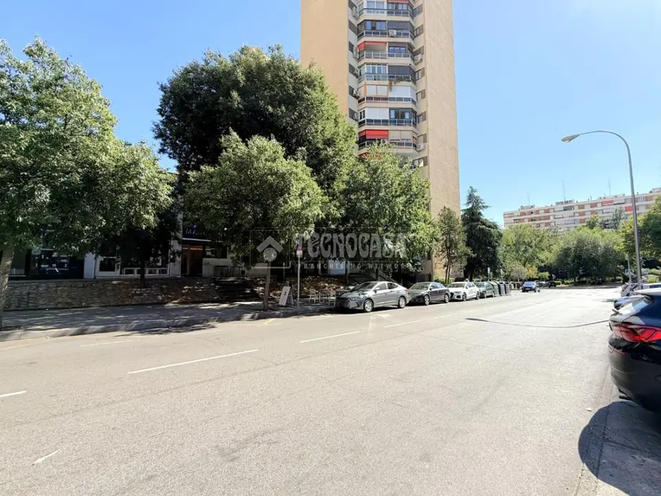 Local comercial en venta en Fuencarral en Peñagrande en Madrid
